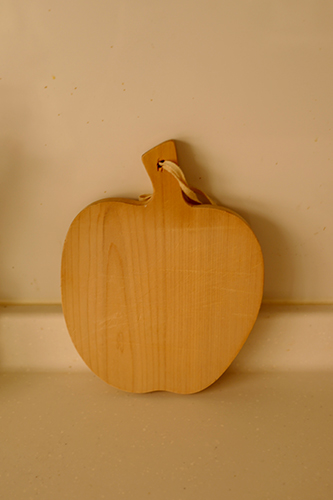 リンゴの形のまな板