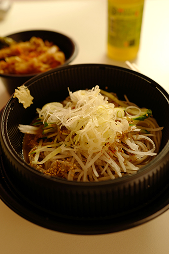 ごまだれぶっかけ冷やし蕎麦