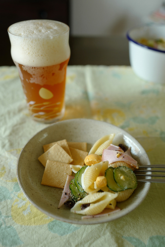 ビールとマカロニサラダ