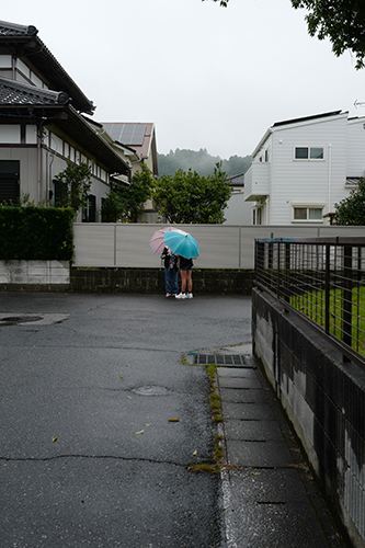 下校途中の小学生