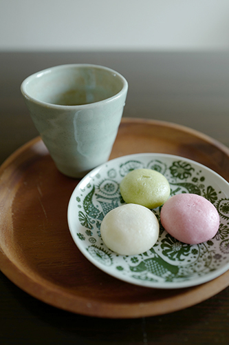 お花見饅頭とお茶