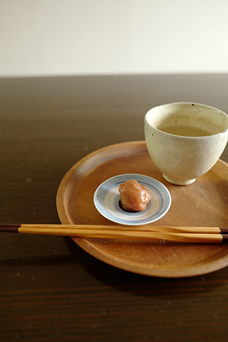 朝のお白湯と梅干し