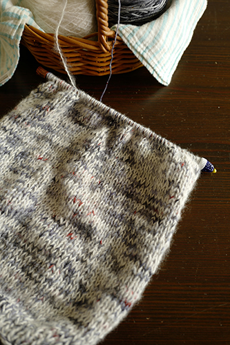 編みかけのマフラー