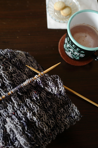 ココアと編み物