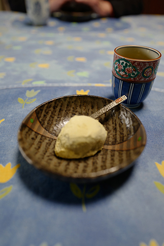 母と鶯餅